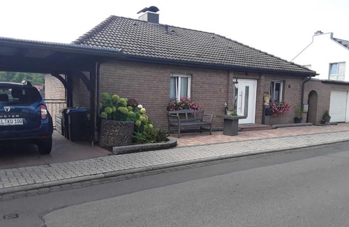 Momlingen Appartement | Haus Sonnenblick