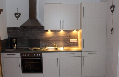 Hemfurth-Edersee Appartement | Appartement Haus Waldesruh ***. Immense jardin, à 200 m de la Kellerwaldsteig