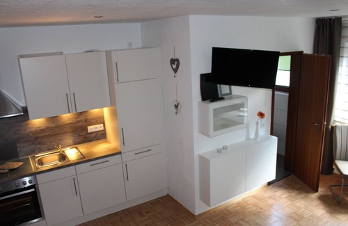 Hemfurth-Edersee Appartement | Appartement Haus Waldesruh ***. Immense jardin, à 200 m de la Kellerwaldsteig