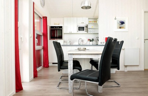 Insel Poel Maison | Haus Wattläufer - holiday home in a peaceful location, directly on the Salzhaff.