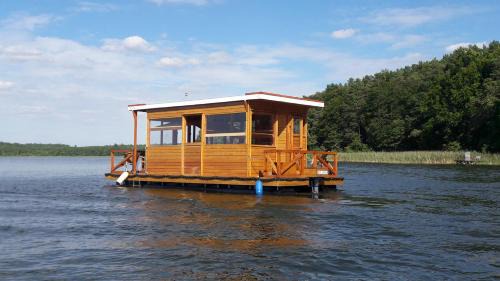 Wustrow Location De Bateaux | Hausboot/Floss