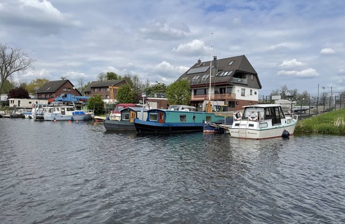 Tatenberg Location De Bateaux | Hausboot "lütje" - Urlaub auf dem Wasser