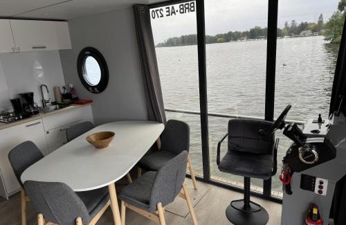 Schwerin Location De Bateaux | Hausboot Marieke führerscheinfrei