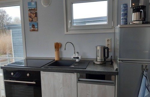 Havelsee Maison | Hausboot, schwimmendes Ferienhaus im Havelbogen, Haus auf dem Wasser