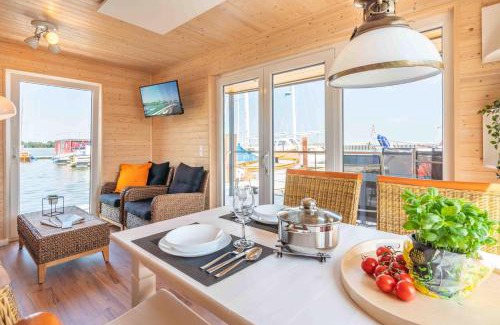Barth Maison | Hausboot Smaragd mit großem Sonnendeck und inklusive Wäschepaketen