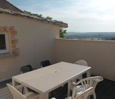 Meynes Appartement | haut de la carquette
