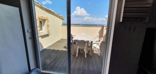 Meynes Appartement | haut de la carquette