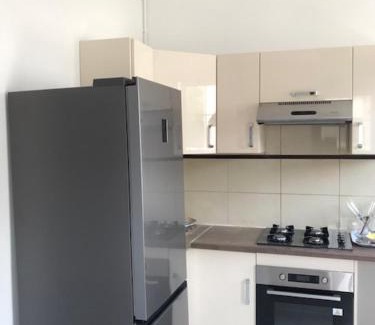 Carnoux-en-Provence Appartement | Haut de maison entièrement rénové avec garage