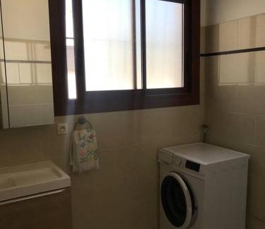Carnoux-en-Provence Appartement | Haut de maison entièrement rénové avec garage