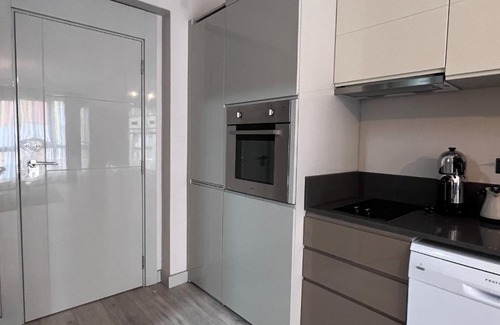 Kepez Appartement | Havalimanı'na Yakın Havuzlu Özel Güvenlikli Daire