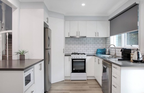 Hamlyn Heights Maison | Haven At Heights / Holiday or Corporate