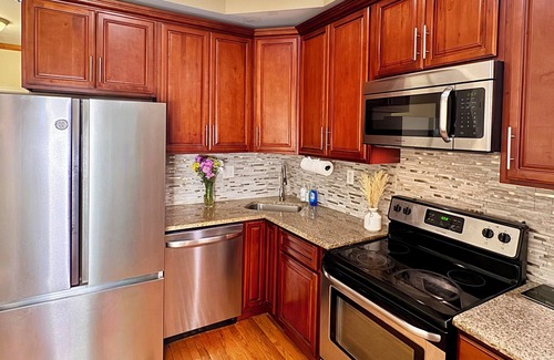 North Philadelphia West Appartement | Haven of Rest: 3BR 2BA Central AC & Patio 10 mins Ctr. City 15 mins Nvy Yrd