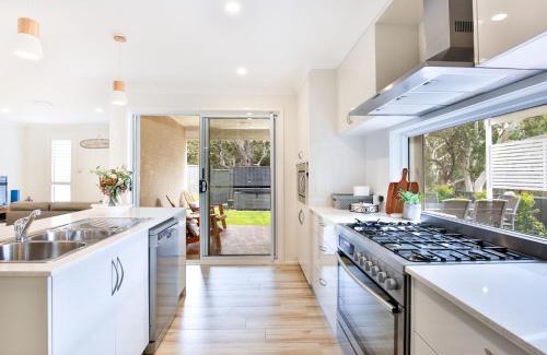 Callala Beach Maison | Havenwood - Pet Friendly - Spa & Community Pool