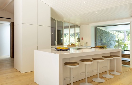 Quinta da Marinha Villa | Havenwood Villa by CadenzaLux