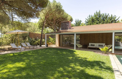 Quinta da Marinha Villa | Havenwood Villa by CadenzaLux
