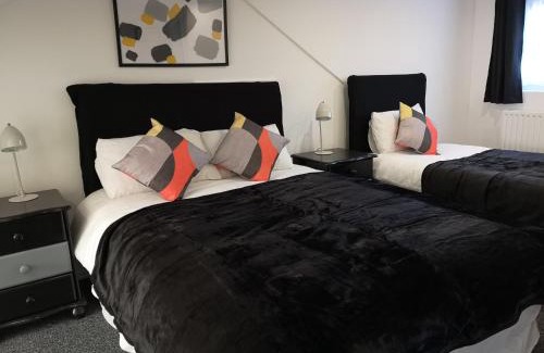 Pettits Maison | Havering Hotel