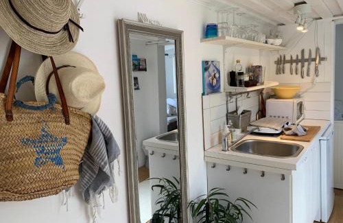 Saltsjobaden Maison | Havsnära sommarhus på Älgö