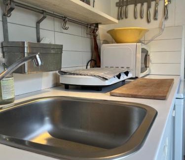 Saltsjobaden Maison | Havsnära sommarhus på Älgö
