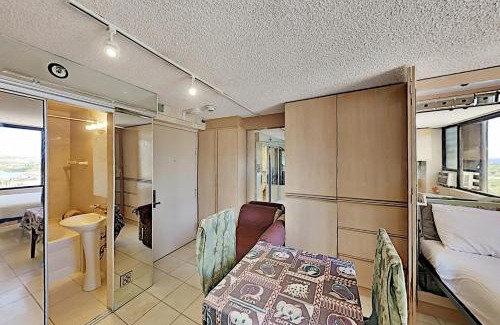 McCully - Moiliili Appartement | Hawaiian Monarch 1607 condo