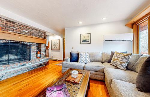 Pittsfield Maison | Hawk 1