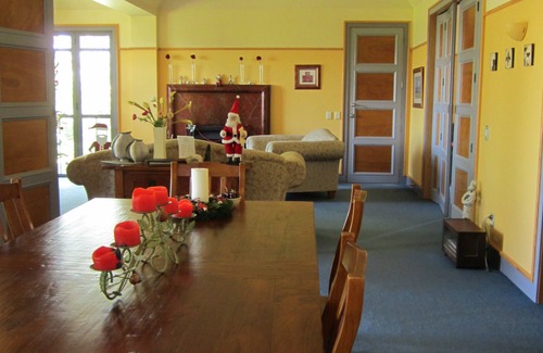 Alexandra Maison | Hawkdun Rise Vineyard & Accommodation