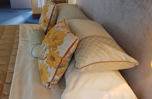 Alexandra Maison | Hawkdun Rise Vineyard & Accommodation