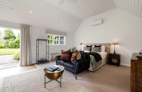 Tamahere Maison | Hawthorn Cottage - Deluxe Private Guesthouse