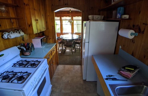 Raymond Cottage | Hawthorne Cottages Overlook