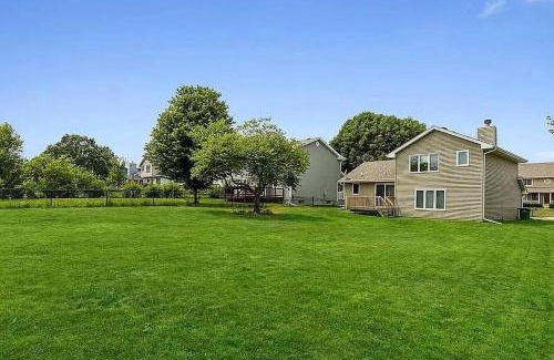West Des Moines Maison | Hawthorne Hideaway