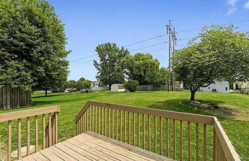 West Des Moines Maison | Hawthorne Hideaway