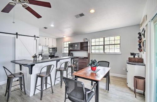 Edgar Maison | Hawthorne Hideaway with Waterfront Fire Pit!