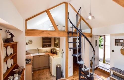 Kingscote Maison | Hayloft at Walnut Farm