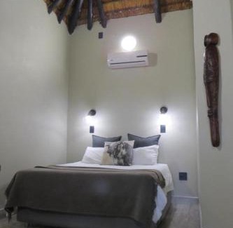 Mudimeli Autre | Hayoma Lodge