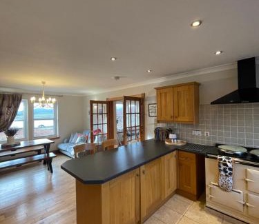 Caroy Maison | Head In The Skye - Healabhal Cottage