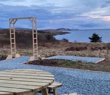 Caroy Maison | Head In The Skye - Healabhal Cottage