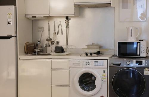 Jongno Appartement | Healing stay just 3 minutes on foot from Gwanghwamun, within walking distance to Myeongdong, Gyeongbokgung, and Insadong