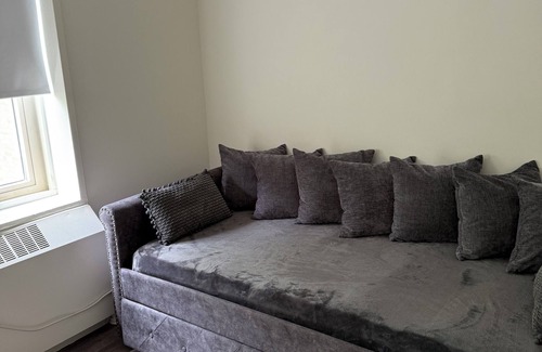East Village Appartement | Healthcare workers dream Lower east side Manhattan 1-bd available shared apt
