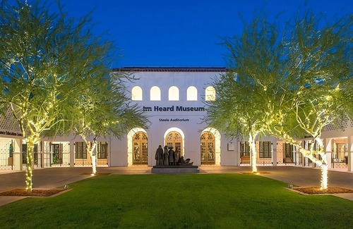 Chandler Appartement | Heard Museum History Tour! Relaxing Unit w/ Balcony! Onsite Pool & Jacuzzi