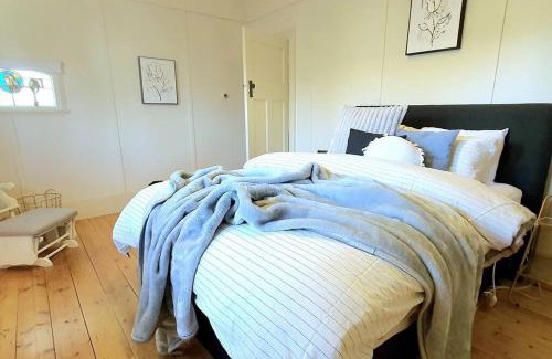 Bakery Hill Maison | Heart Of Ballarat 3 Bdrm 1920s Cottage 2kms to Sovereign Hill A Cat Lived Here So Not Good For People With Allergies