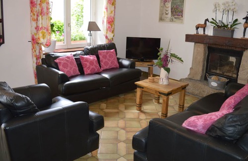 Plevin Maison | Le coeur de Bretagne Le chalet breton traditionnel dort max 6 niché dans la nature