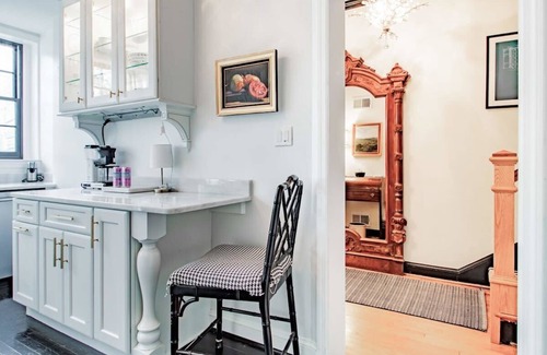 Capitol Hill Appartement | Heart of Capitol Hill Row House, Luxury & Location