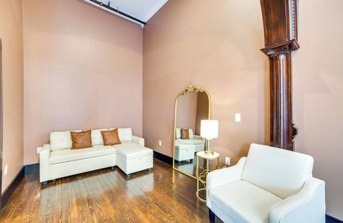 Marshall Appartement | Heart of Downtown Marshall: Boutique Studio Stay!
