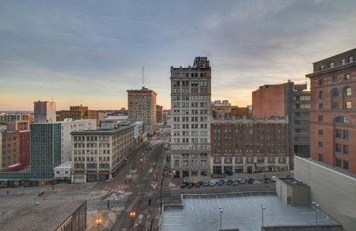 Downtown Omaha Appartement | Heart of Dtwn Omaha Historical Apt with Perks