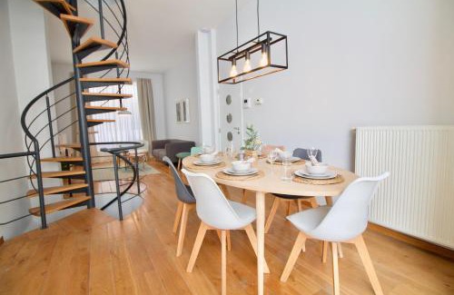 Quartier du Centre - Centrumwijk Appartement | Heart of Grand Place - Stunning 3BR Triplex