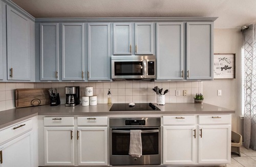 South Arlington Maison | Heart of Grand Prairie, 4BD with Pool & Game Room