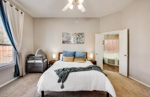 South Arlington Maison | Heart of Grand Prairie 4BD with Pool & Game Room