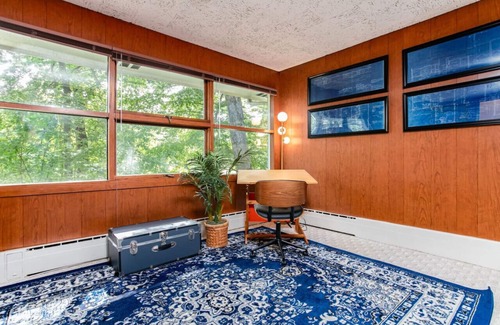 Wheeler Maison | Heart of Indiana Dunes National Park with Hot Tub
