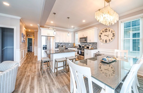 North End Maison | TOUT NOUVEAU: bloc de plage au cœur d'OC! avec ascenseur! 5 Bdrm / 4 bains, 16 personnes!