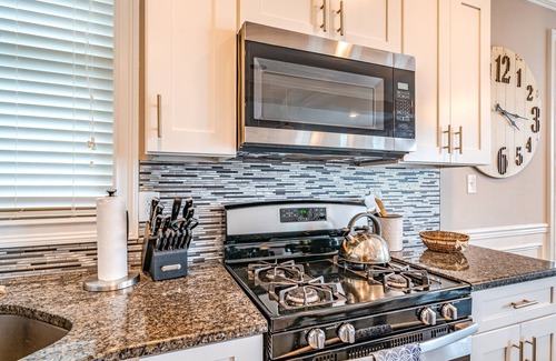 North End Maison | TOUT NOUVEAU: bloc de plage au cœur d'OC! avec ascenseur! 5 Bdrm / 4 bains, 16 personnes!