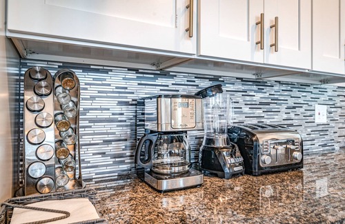 North End Maison | TOUT NOUVEAU: bloc de plage au cœur d'OC! avec ascenseur! 5 Bdrm / 4 bains, 16 personnes!